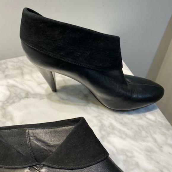 Boots - Picture 5 of 5